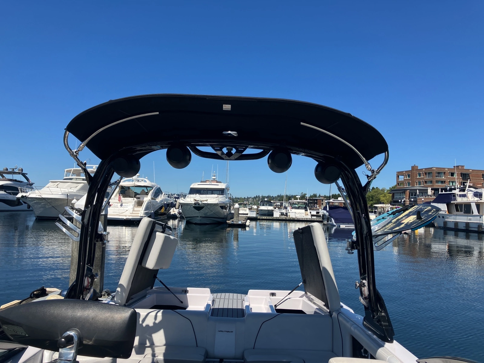 2011 Nautique Super Air Nautique 230