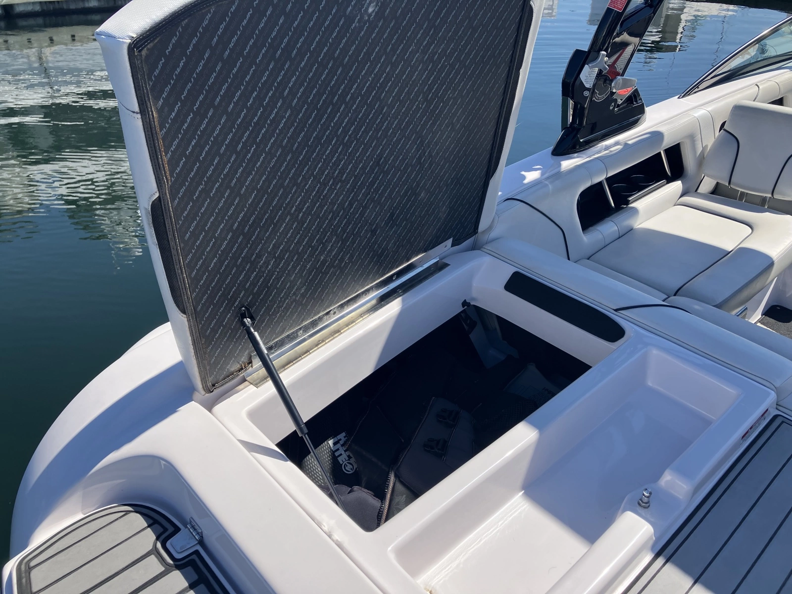 2011 Nautique Super Air Nautique 230