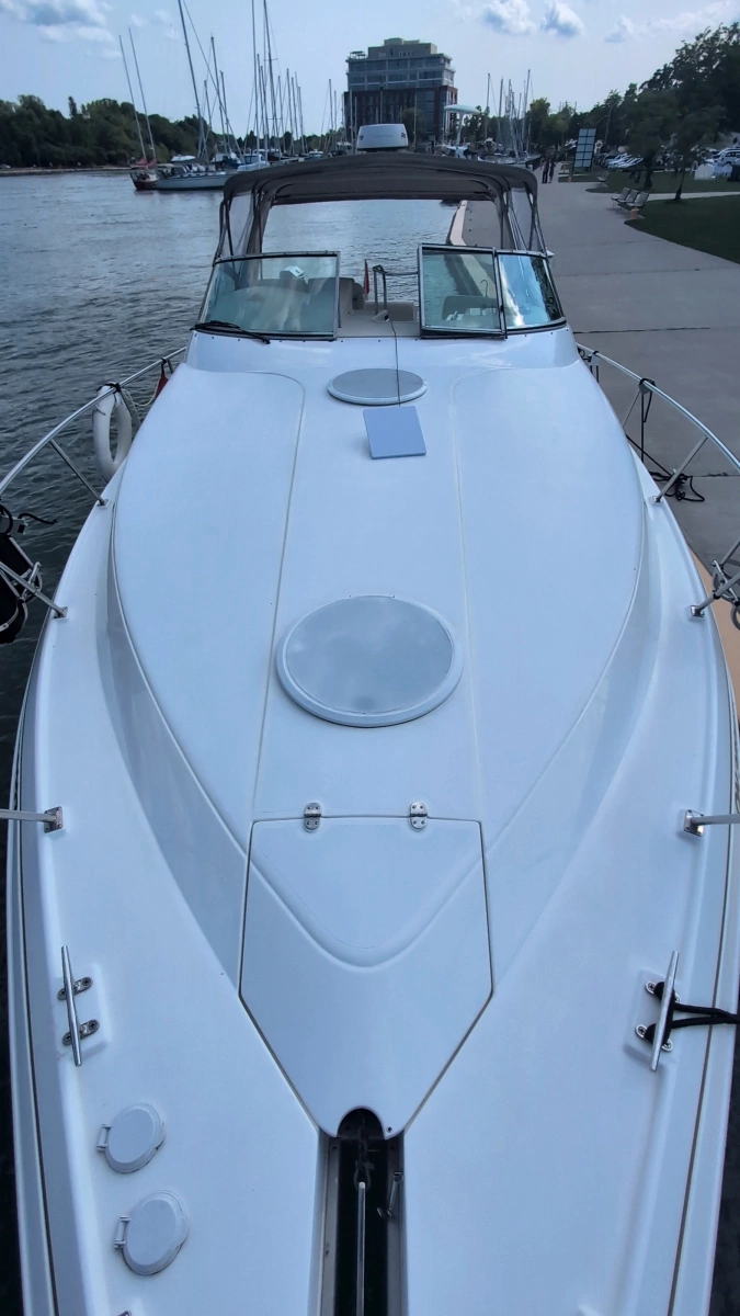 1990 Cruisers Yachts 3375
