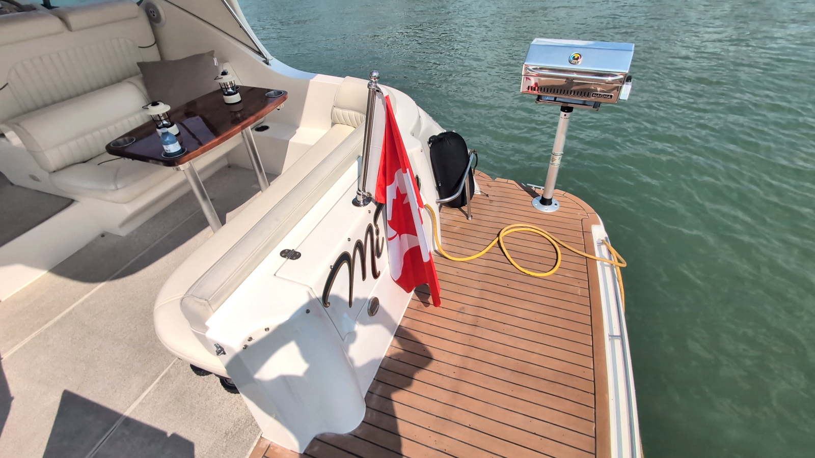 1990 Cruisers Yachts 3375
