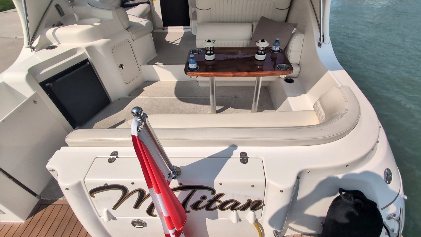 1990 Cruisers Yachts 3375