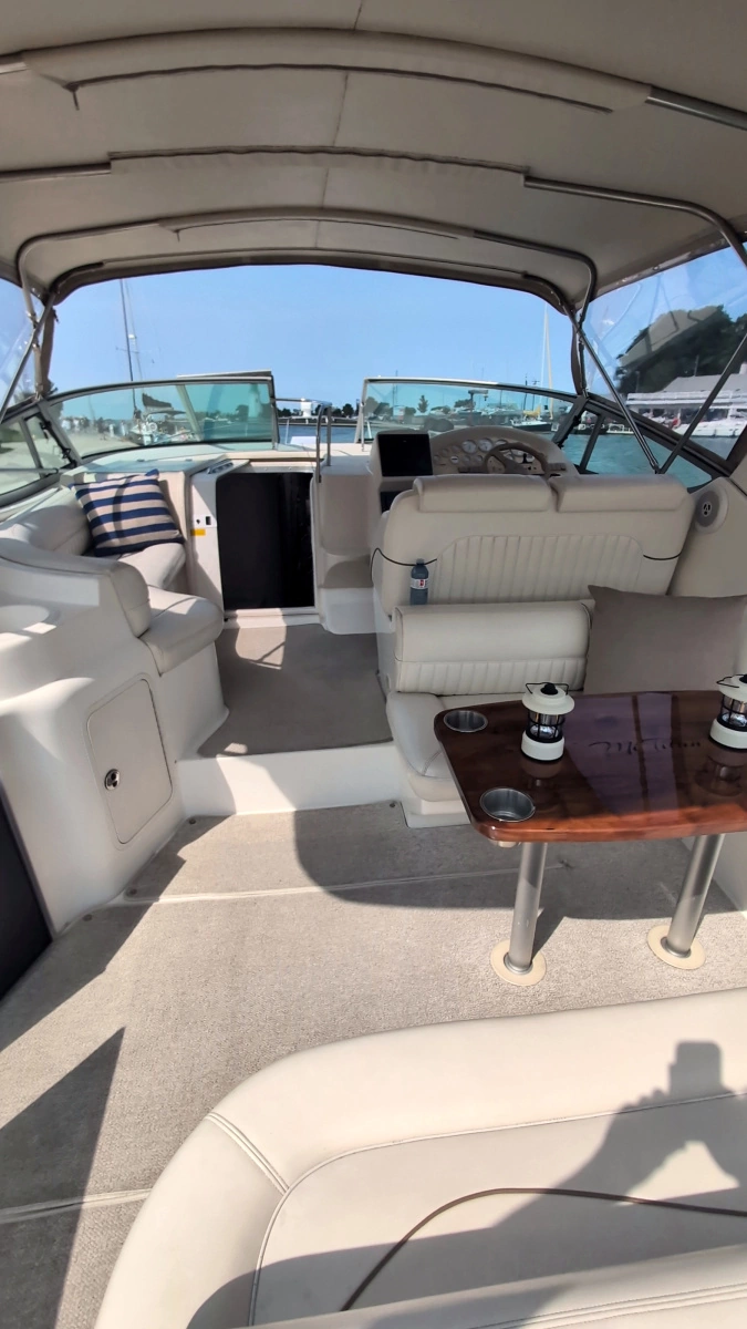 1990 Cruisers Yachts 3375