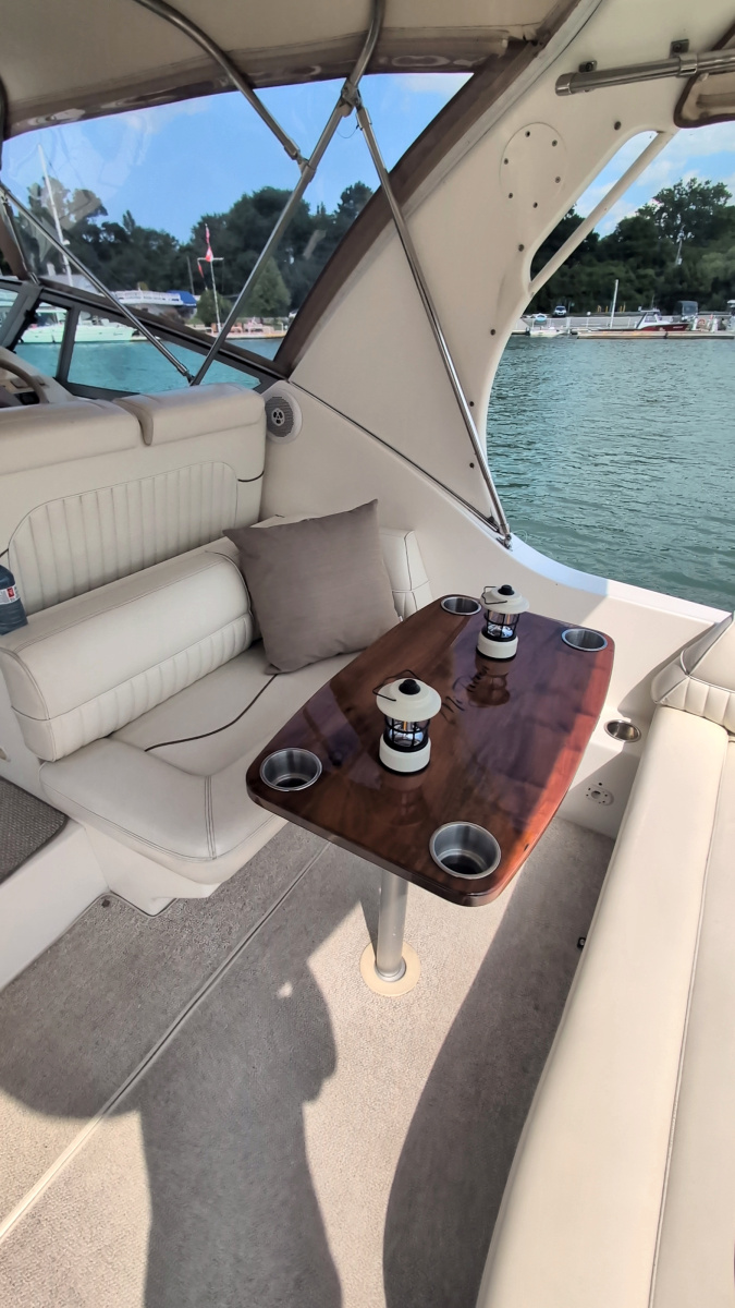 1990 Cruisers Yachts 3375