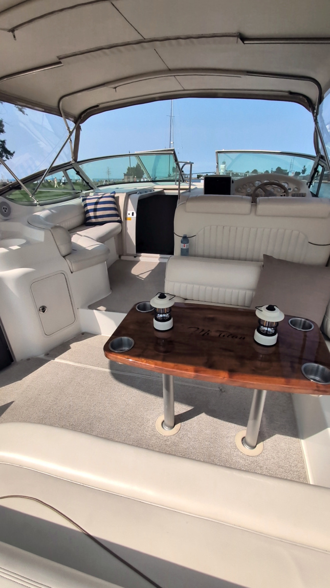 1990 Cruisers Yachts 3375