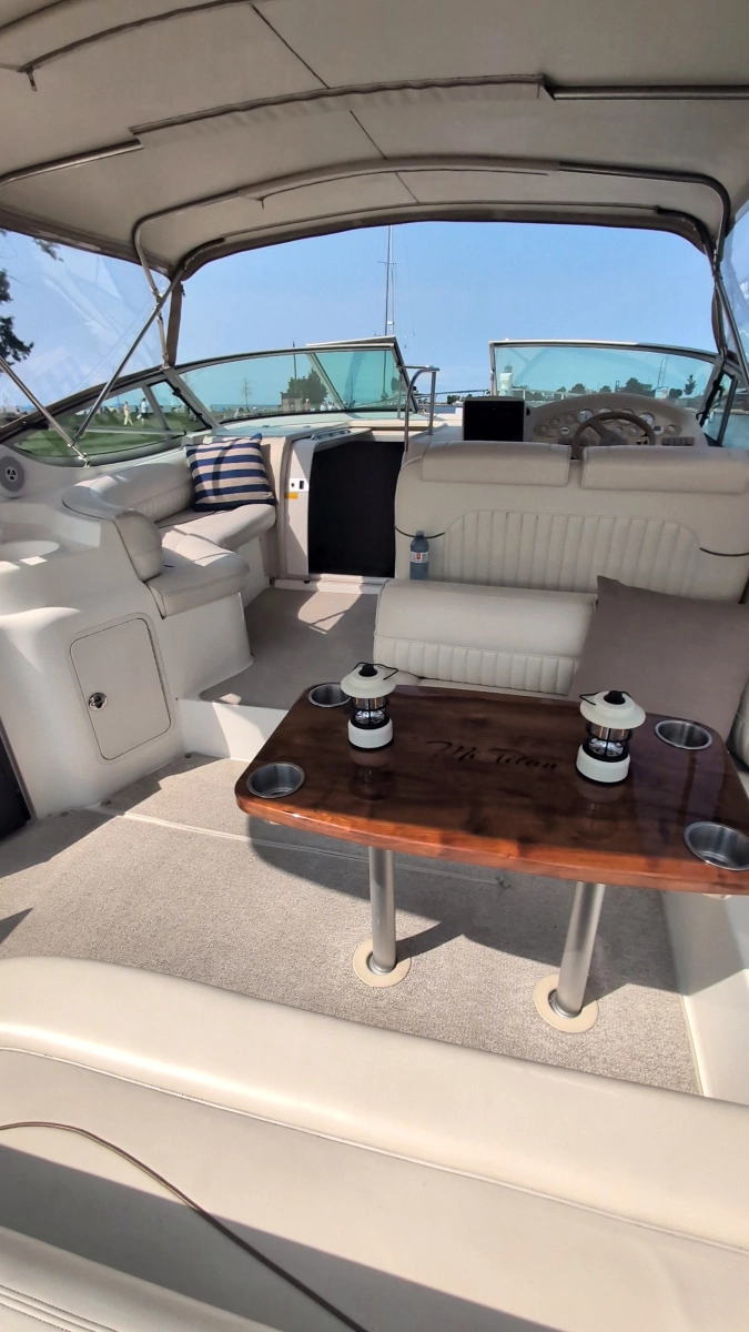 1990 Cruisers Yachts 3375