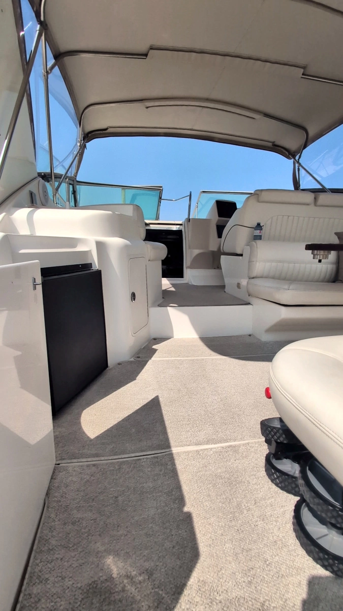 1990 Cruisers Yachts 3375