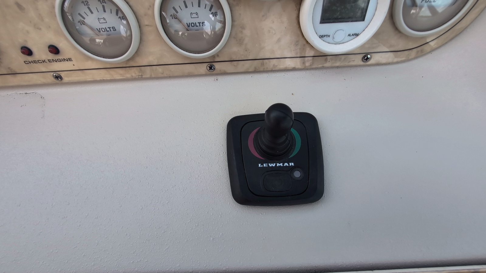 1990 Cruisers Yachts 3375