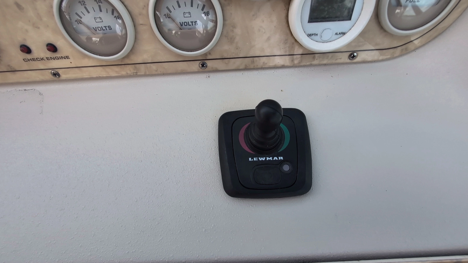 1990 Cruisers Yachts 3375