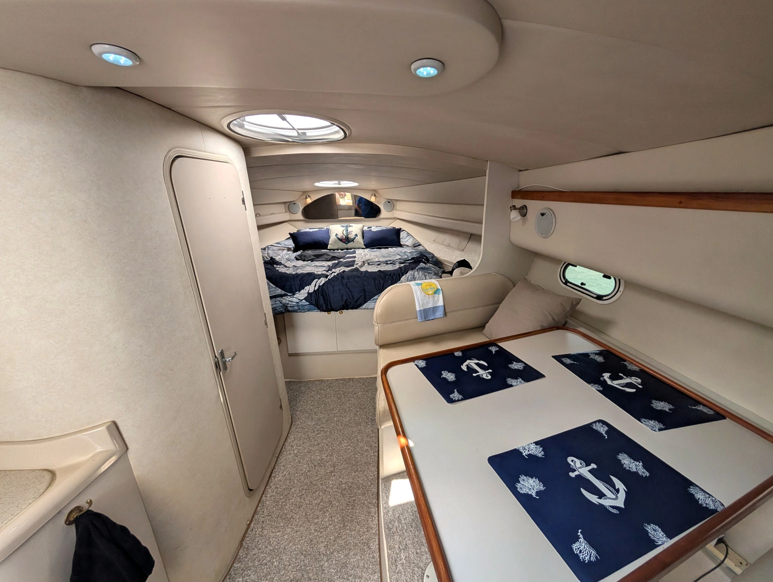1990 Cruisers Yachts 3375