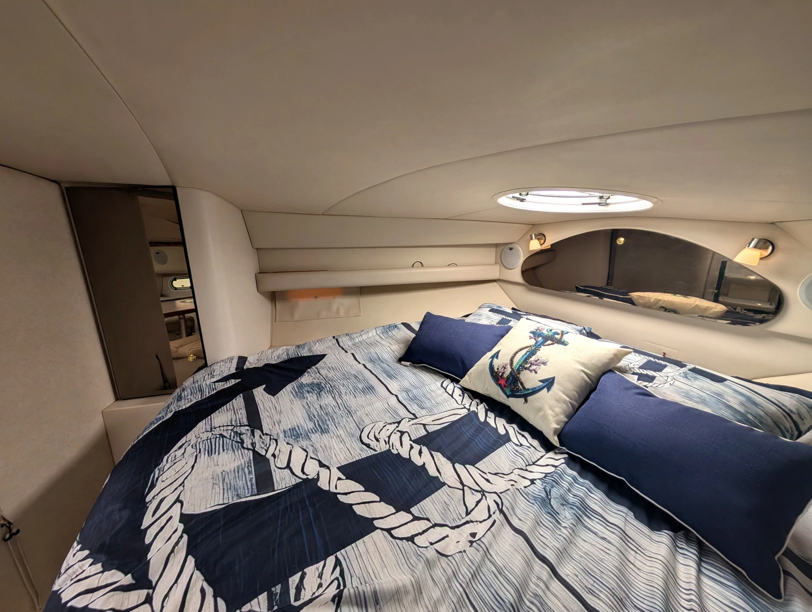 1990 Cruisers Yachts 3375