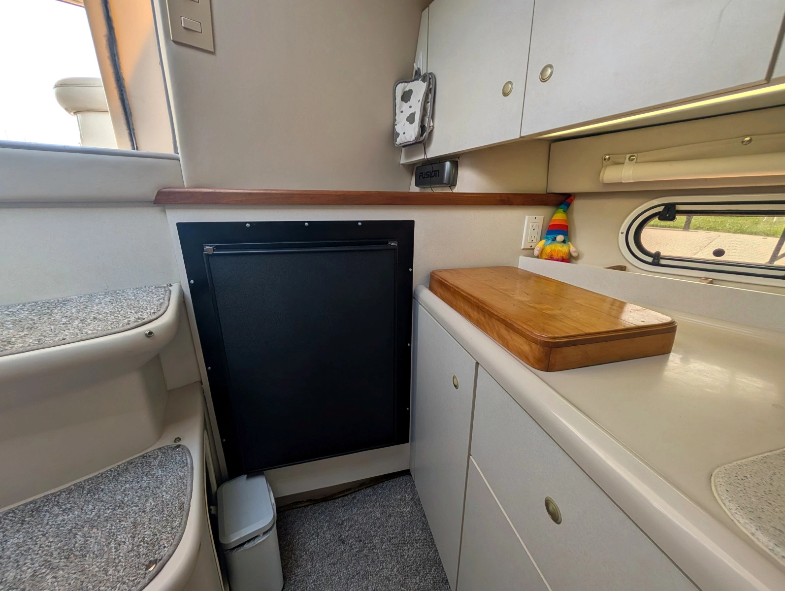 1990 Cruisers Yachts 3375