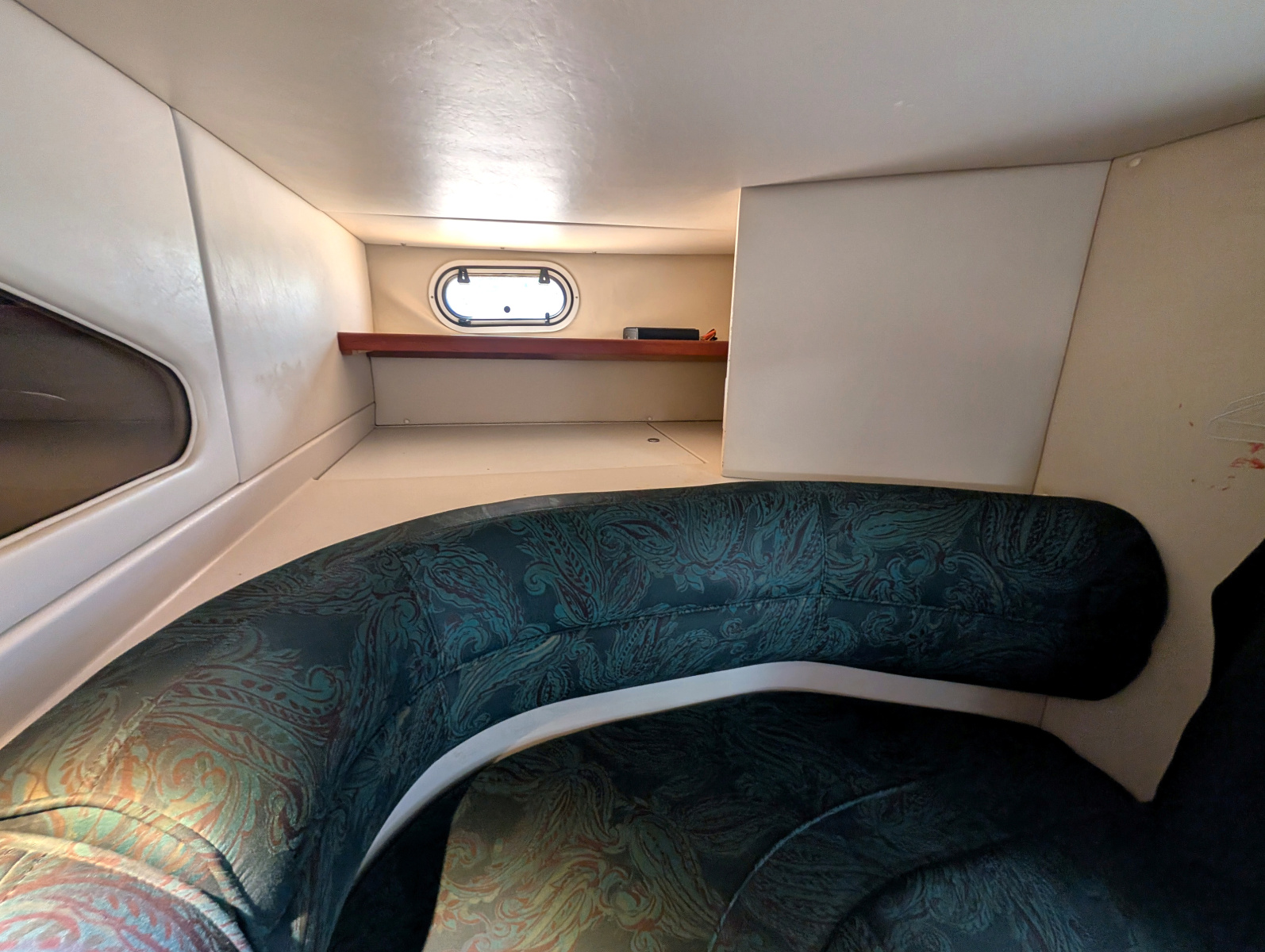 1990 Cruisers Yachts 3375