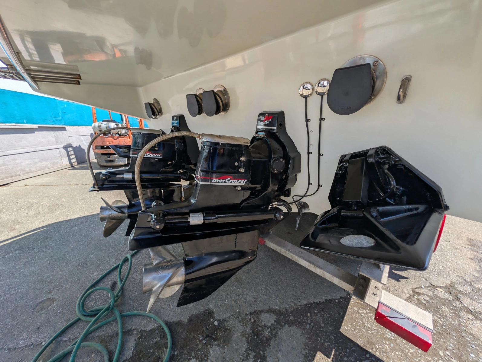 1988 Chris Craft 375 Stinger