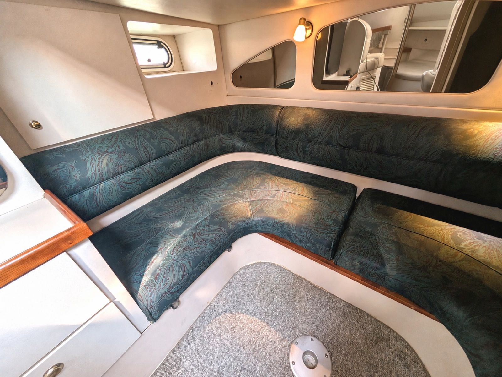 1990 Cruisers Yachts 3375