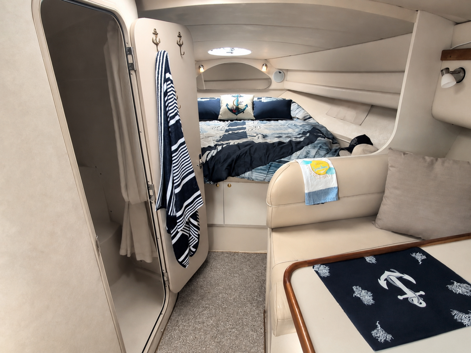 1990 Cruisers Yachts 3375