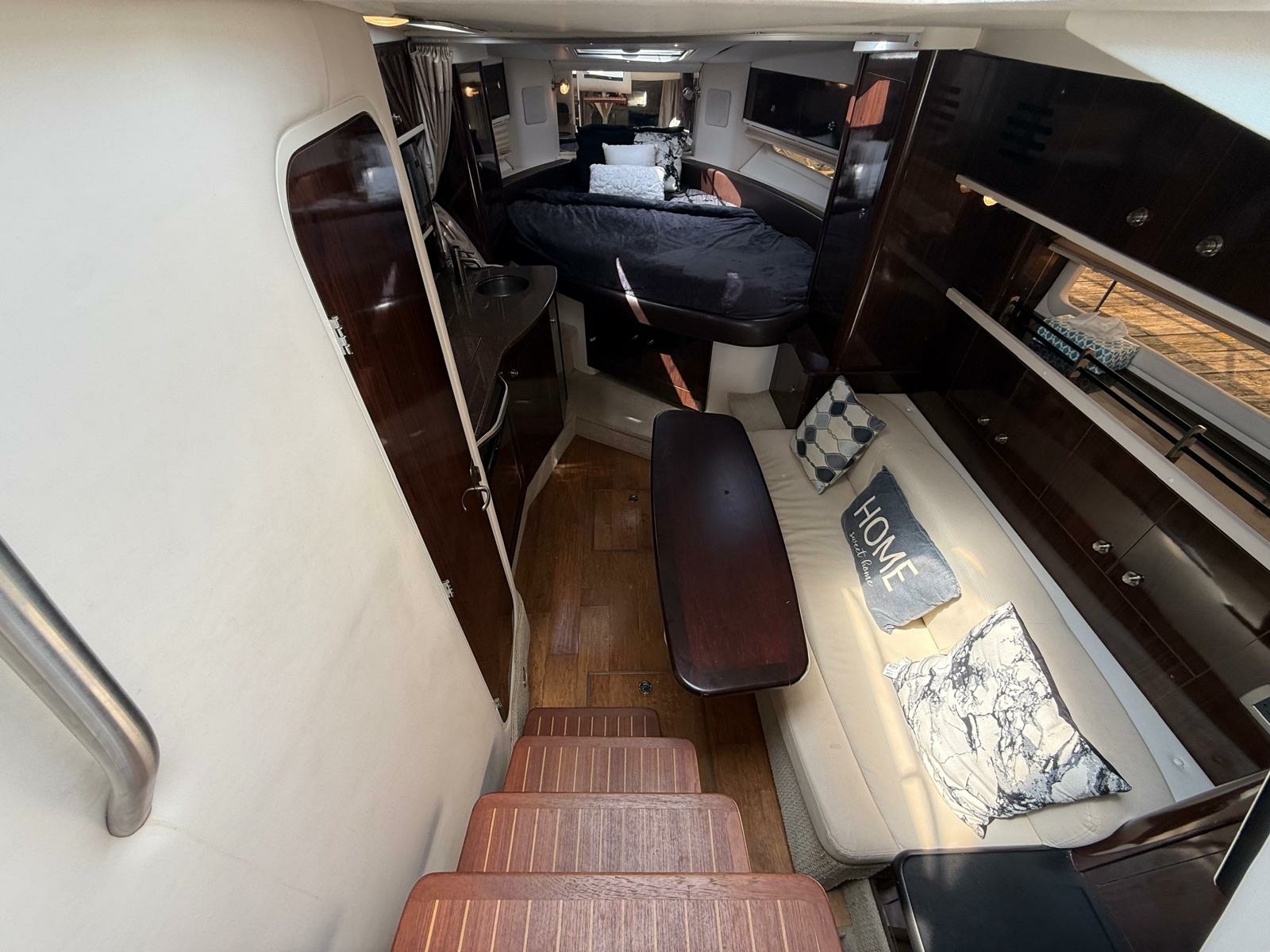 2015 Sea Ray 330 Sundancer