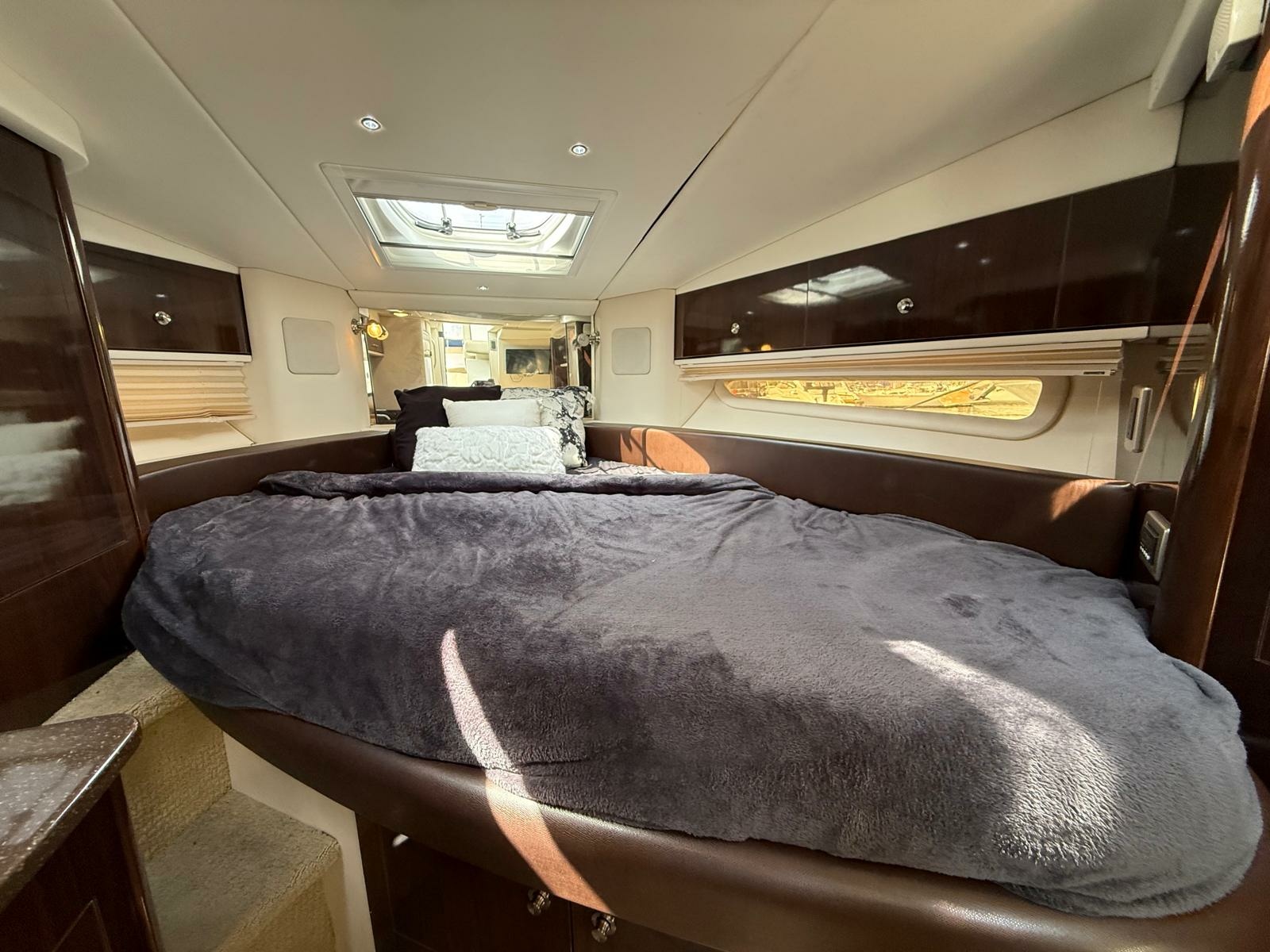 2015 Sea Ray 330 Sundancer