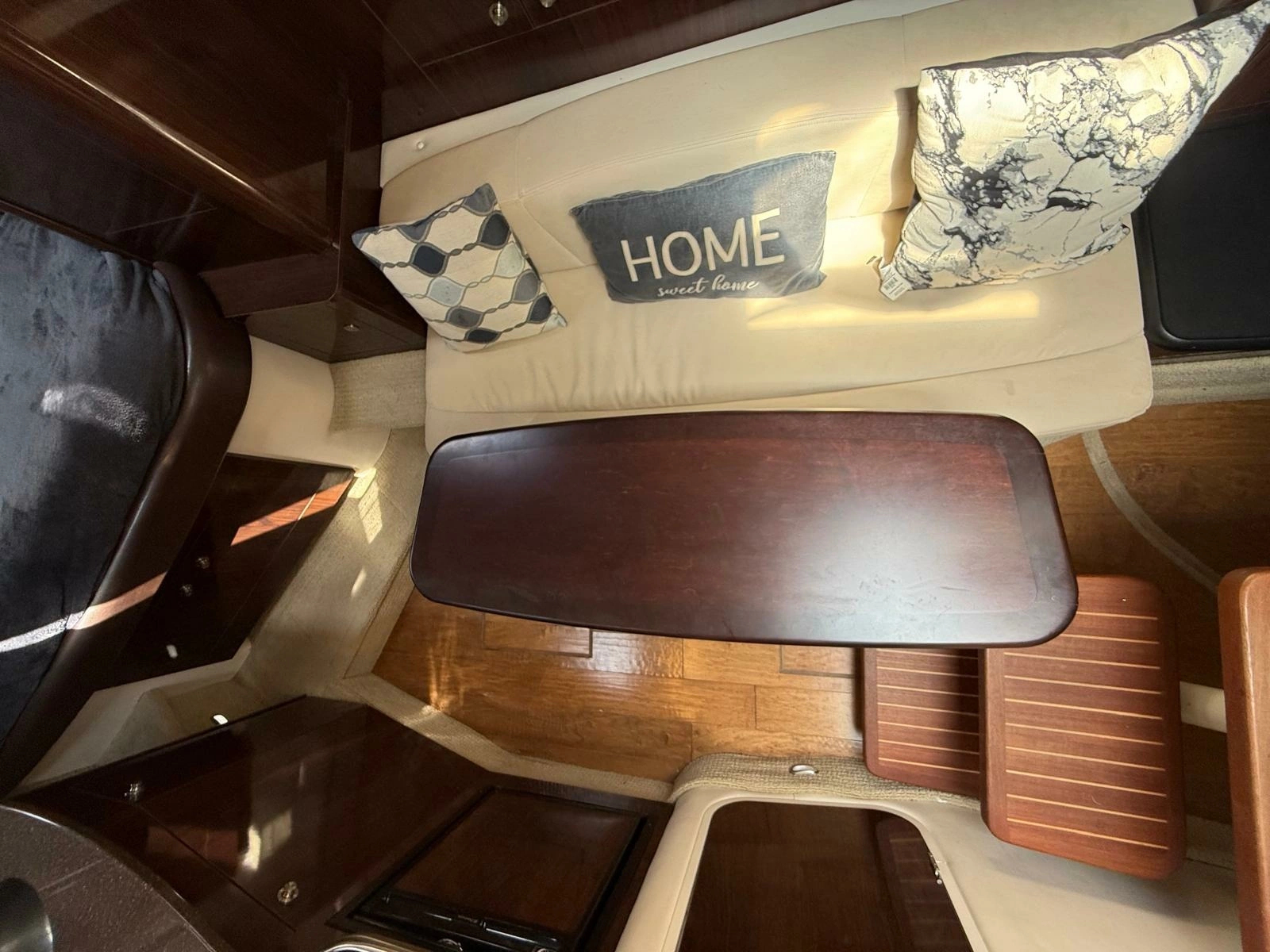 2015 Sea Ray 330 Sundancer