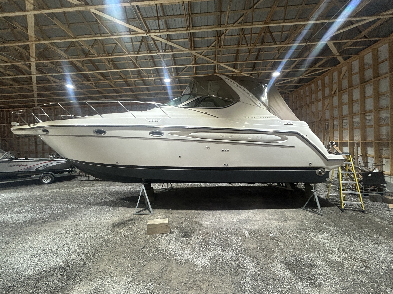1999 Maxum 3700 SCR