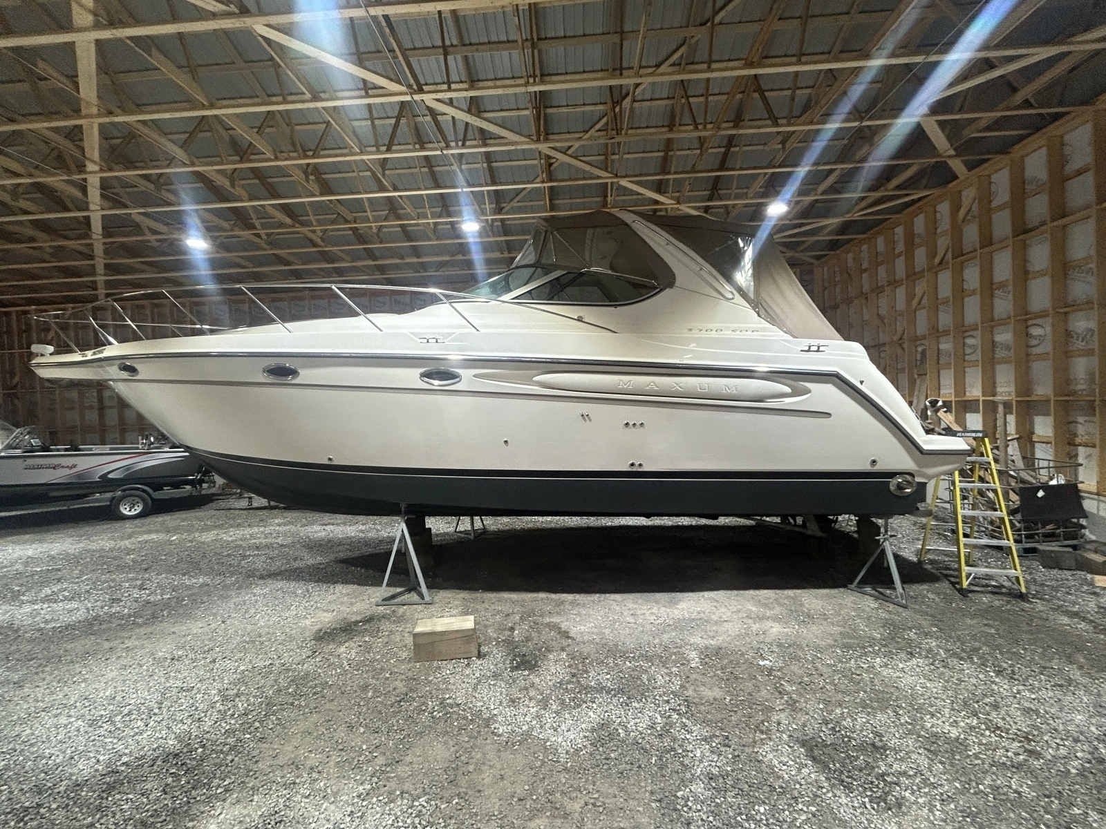 1999 Maxum 3700 SCR