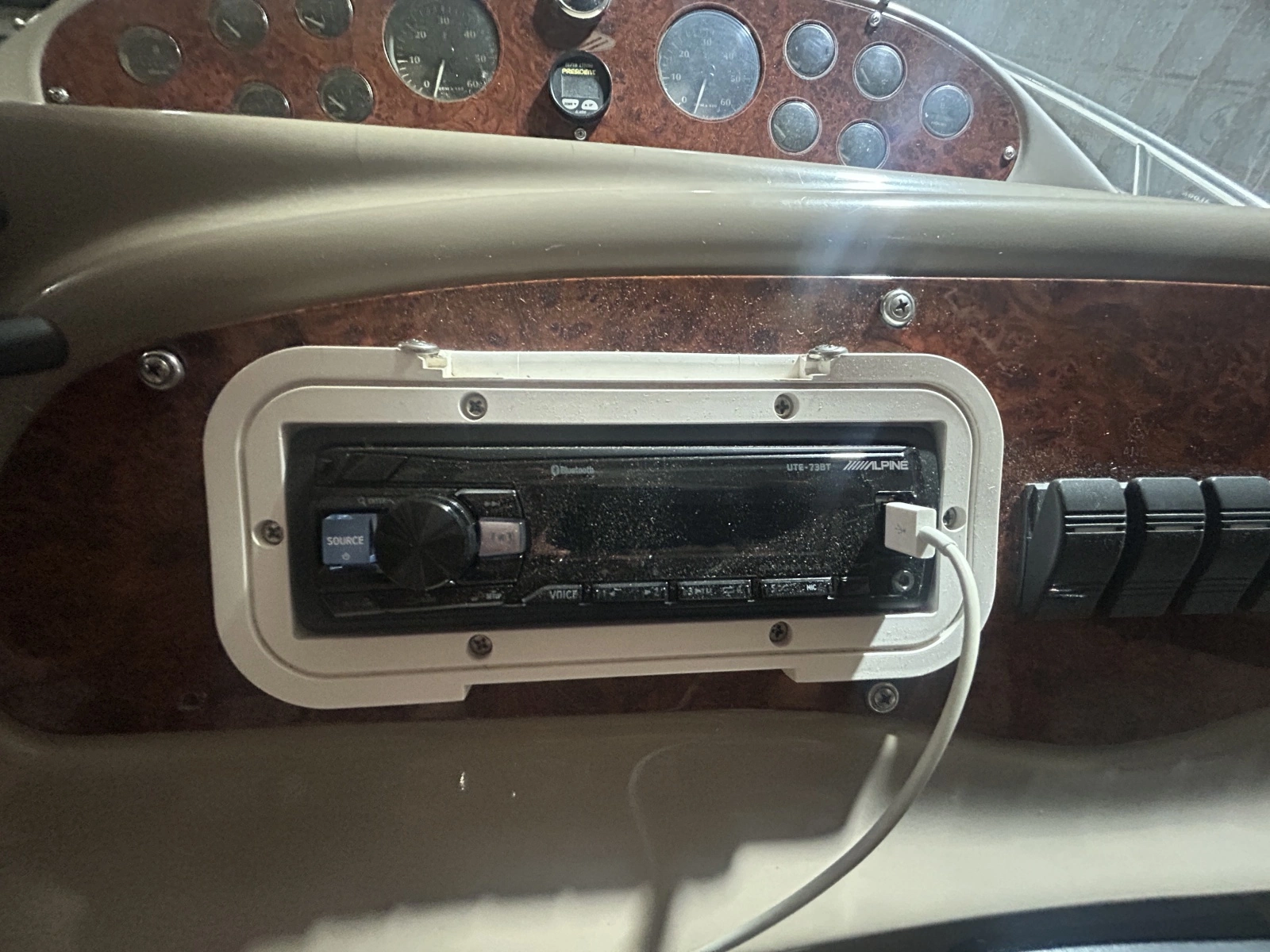 1999 Maxum 3700 SCR