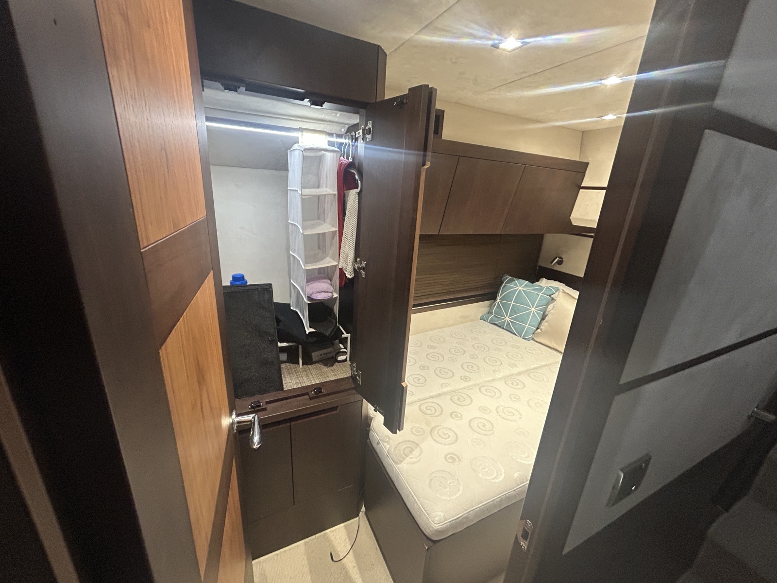 2018 Galeon 560 Sky 56