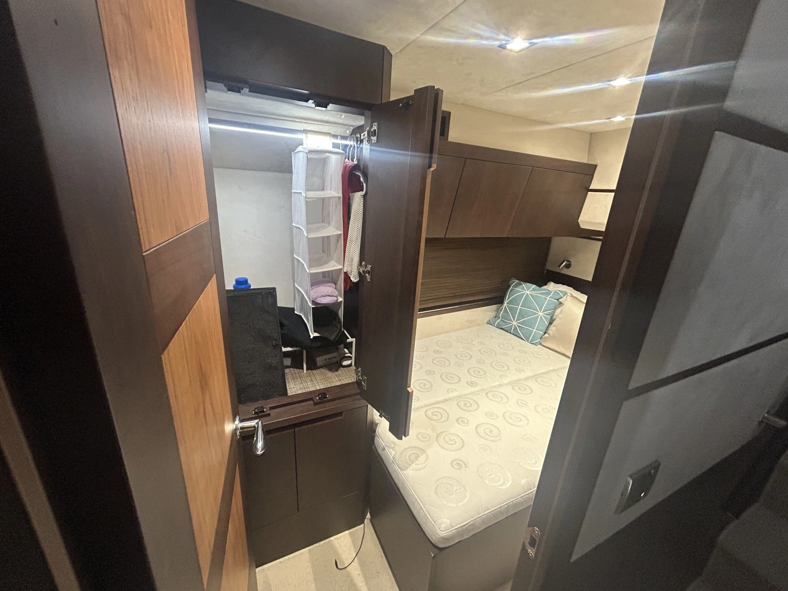 2018 Galeon 560 Sky 56