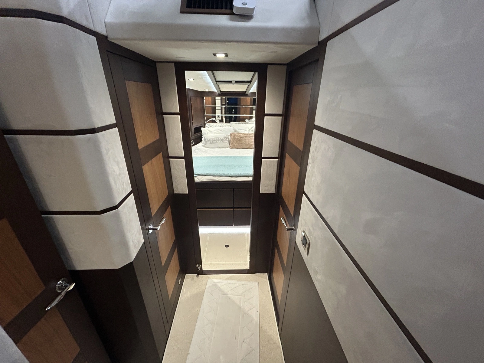 2018 Galeon 560 Sky 56
