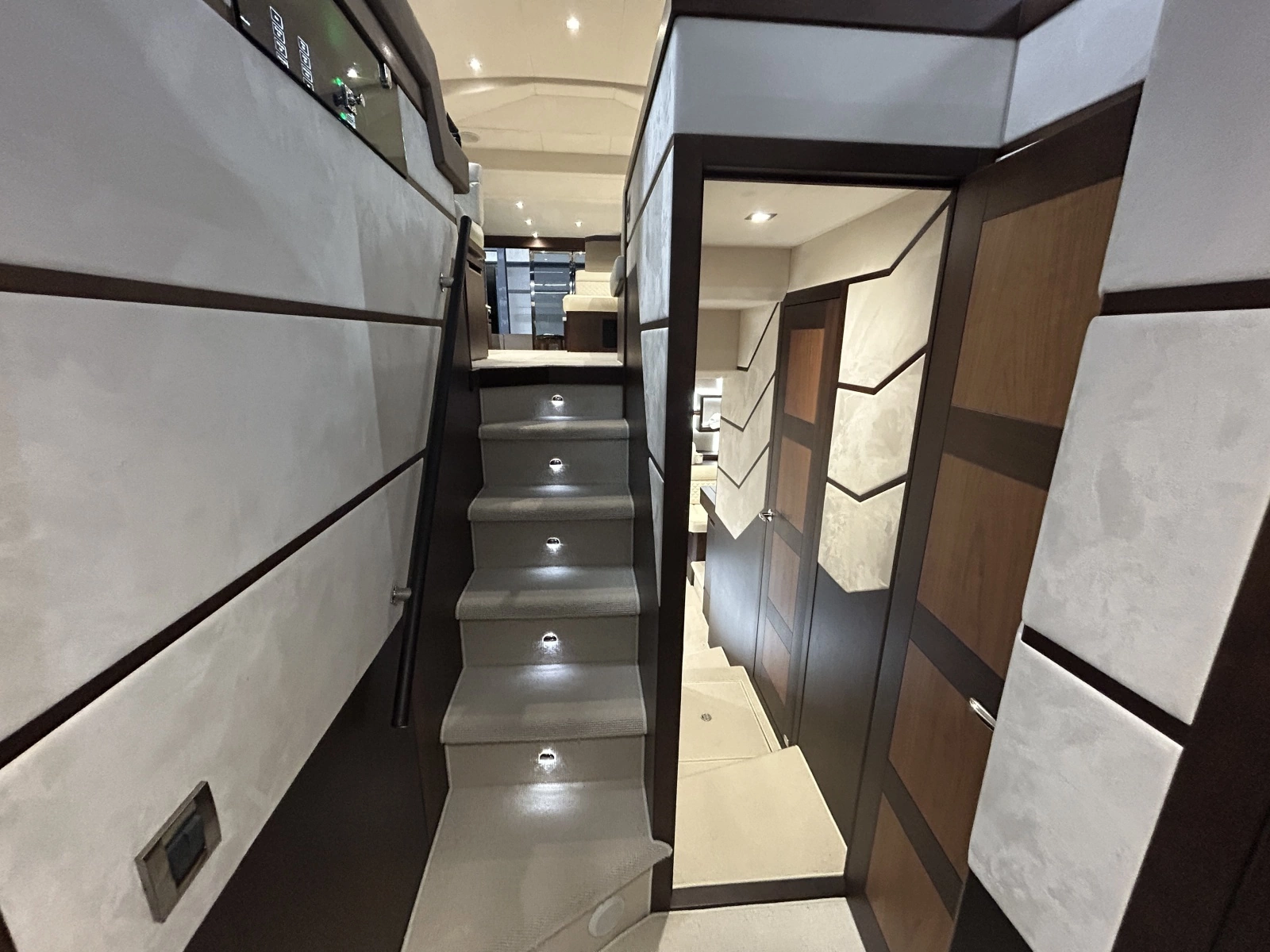 2018 Galeon 560 Sky 56