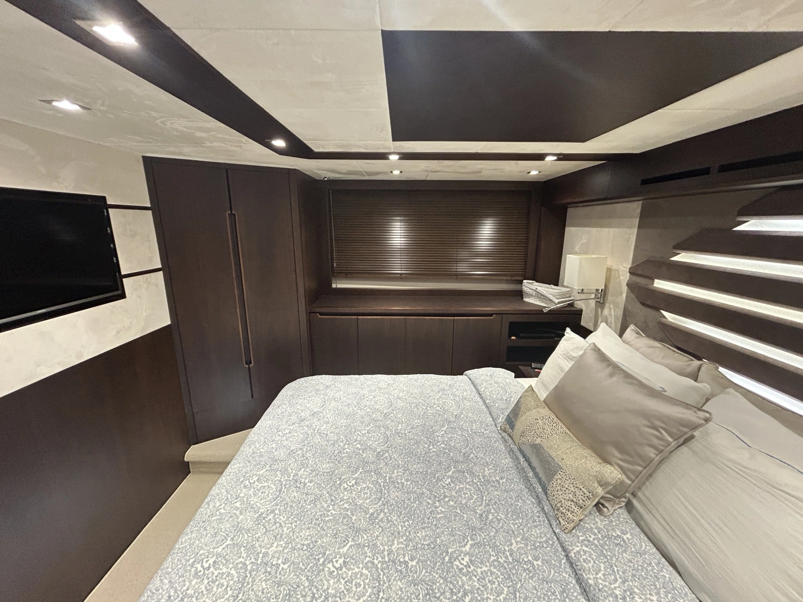 2018 Galeon 560 Sky 56