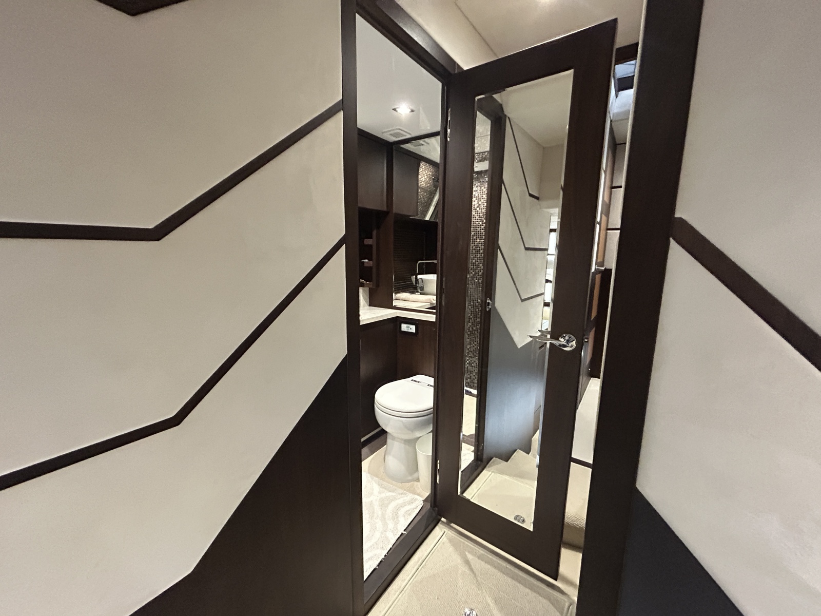 2018 Galeon 560 Sky 56