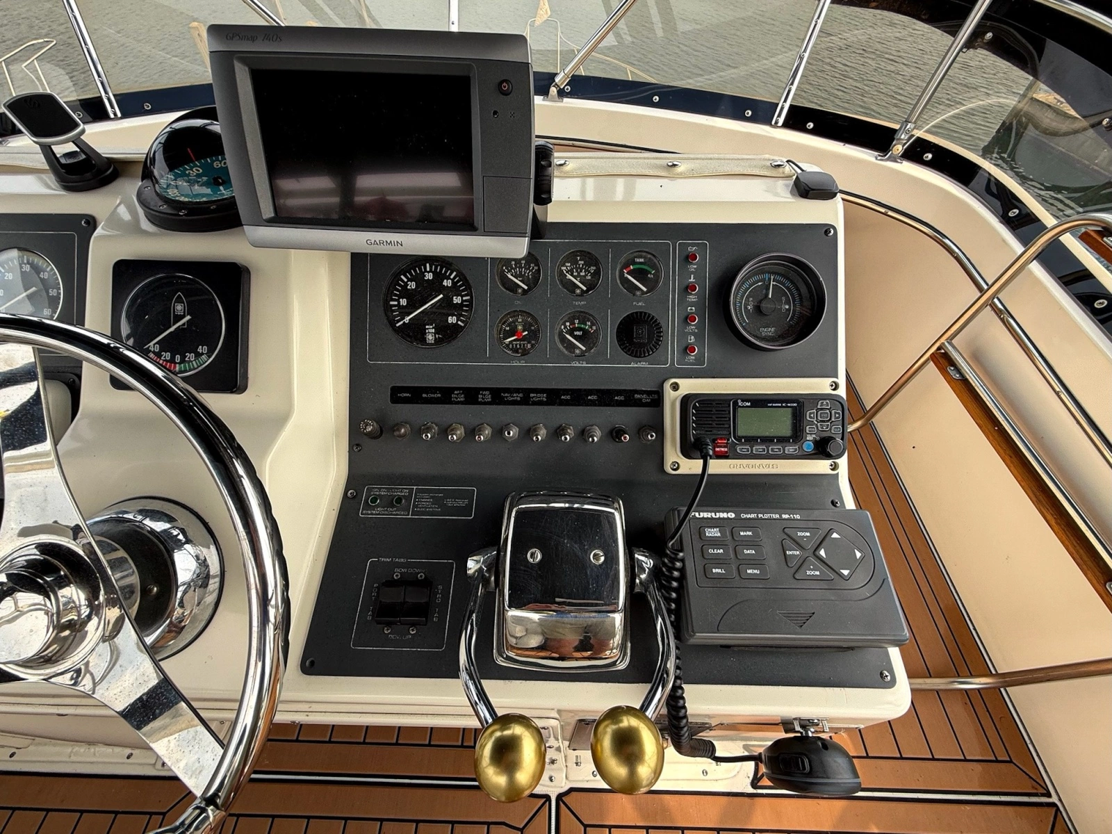 1989 Tiara Yachts 3600 Convertible