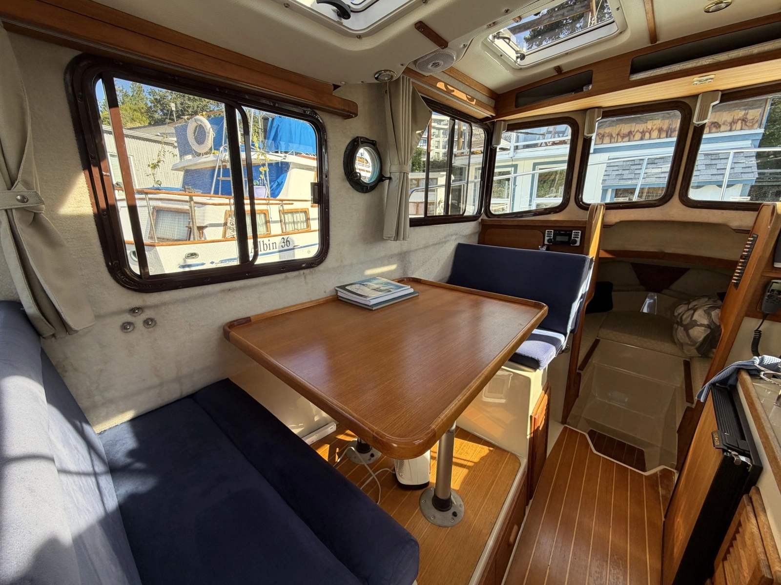 2010 Ranger Tugs 25 SC