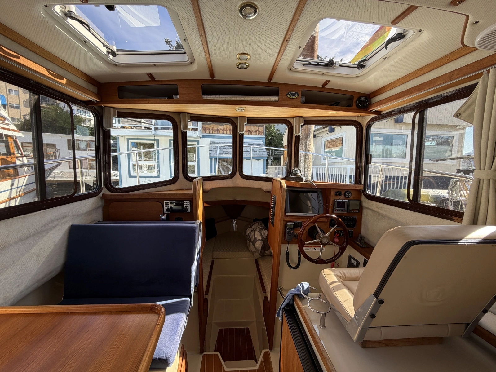 2010 Ranger Tugs 25 SC