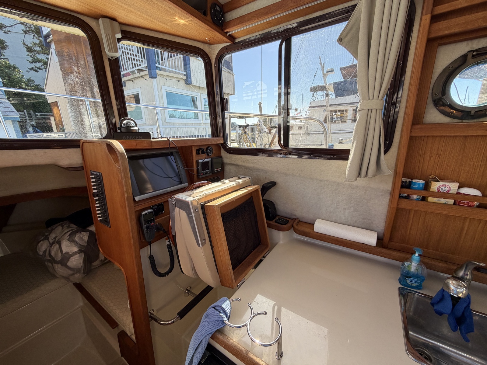 2010 Ranger Tugs 25 SC
