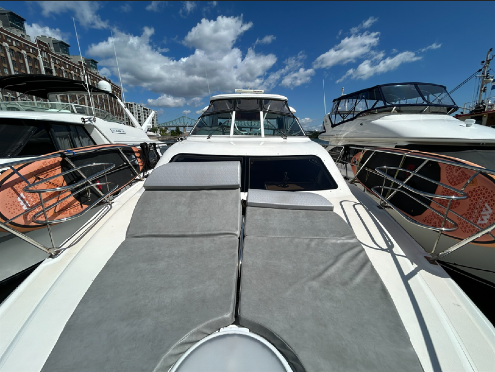 2007 Cruisers Yachts 455