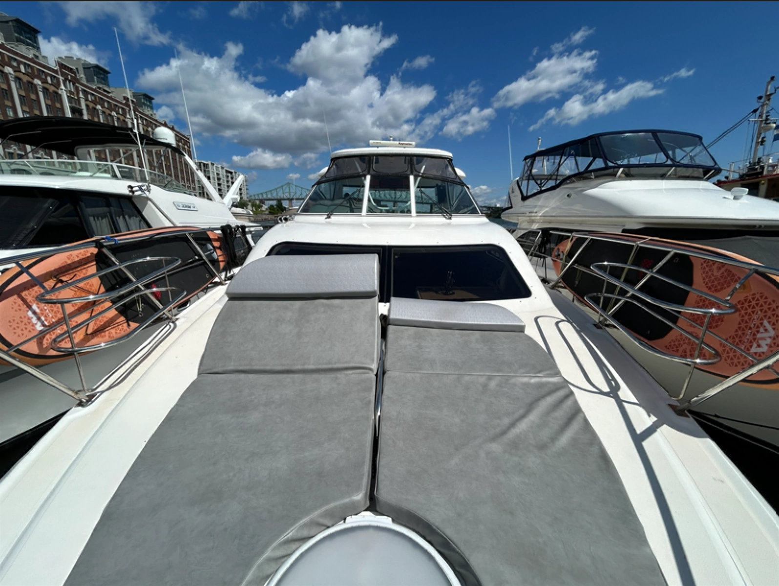 2007 Cruisers Yachts 455