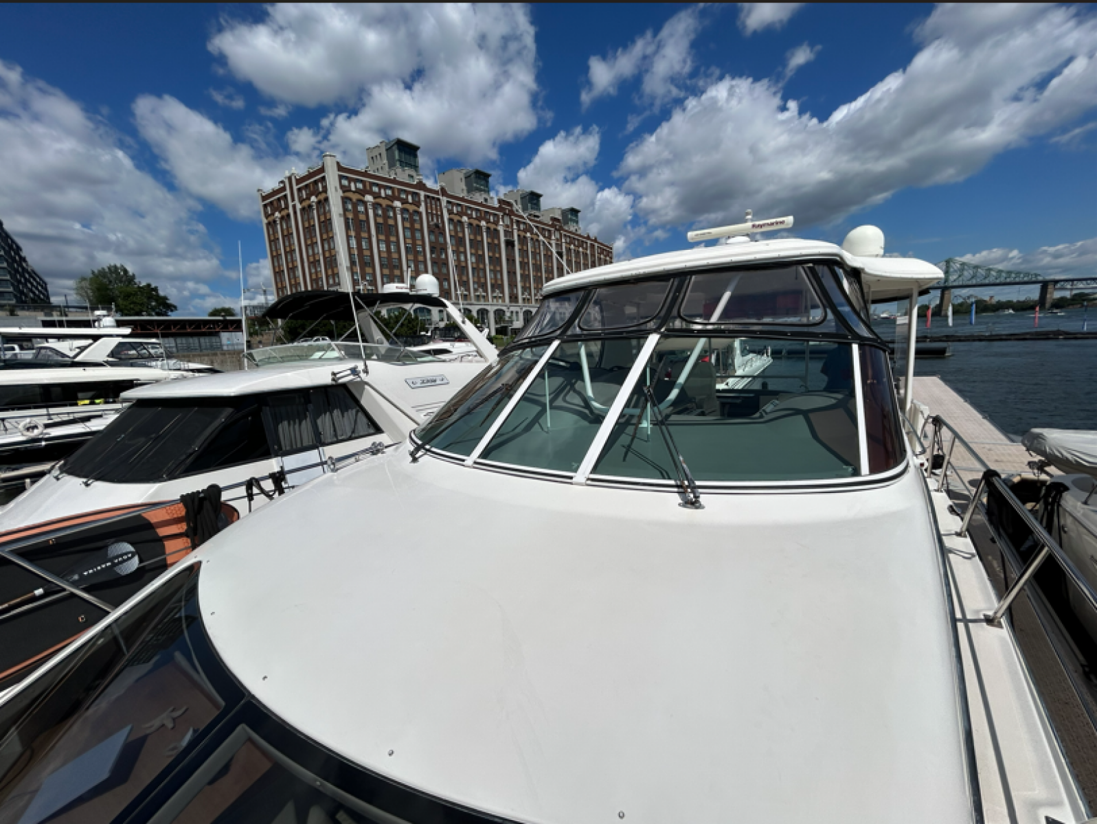 2007 Cruisers Yachts 455