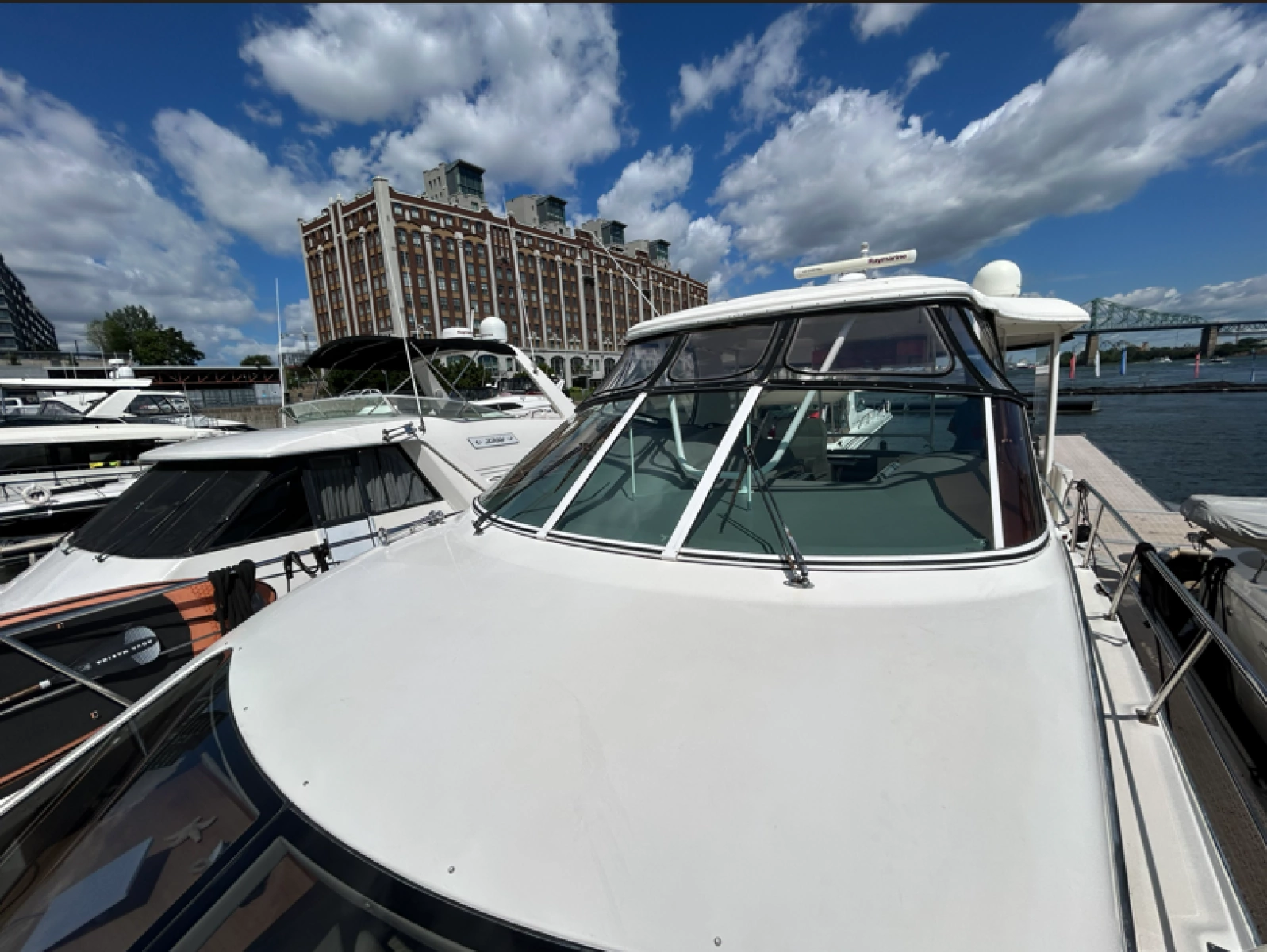 2007 Cruisers Yachts 455