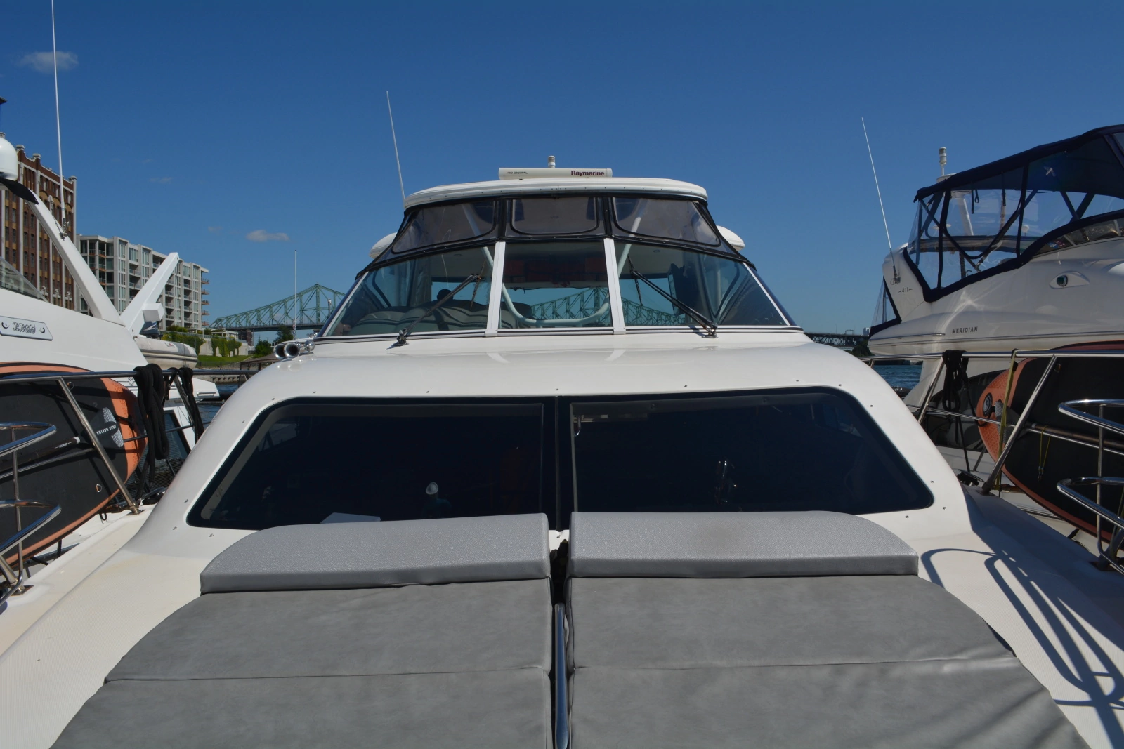 2007 Cruisers Yachts 455