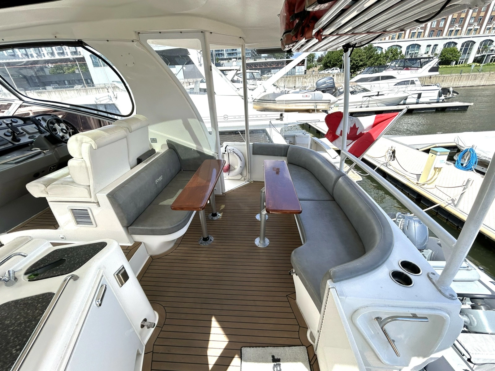 2007 Cruisers Yachts 455