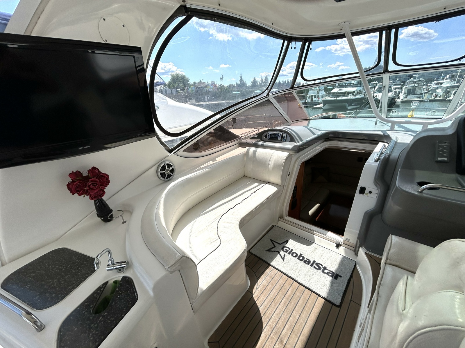 2007 Cruisers Yachts 455