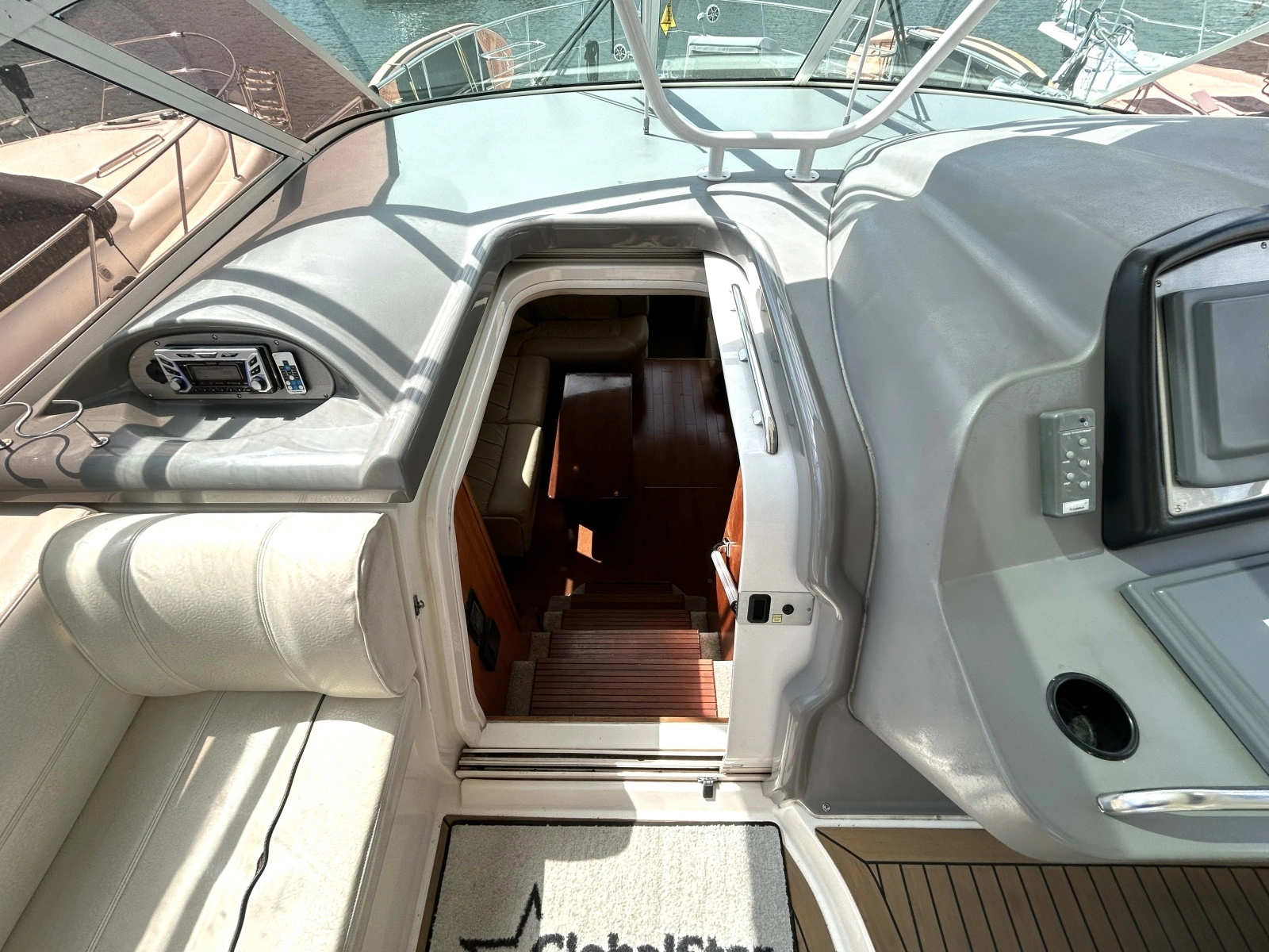 2007 Cruisers Yachts 455