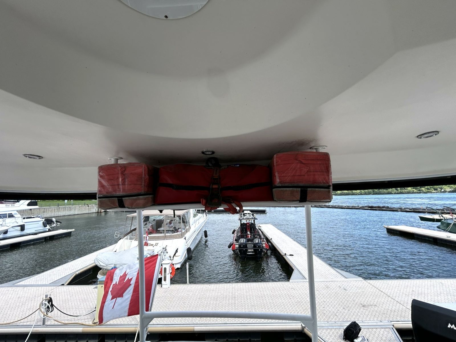 2007 Cruisers Yachts 455