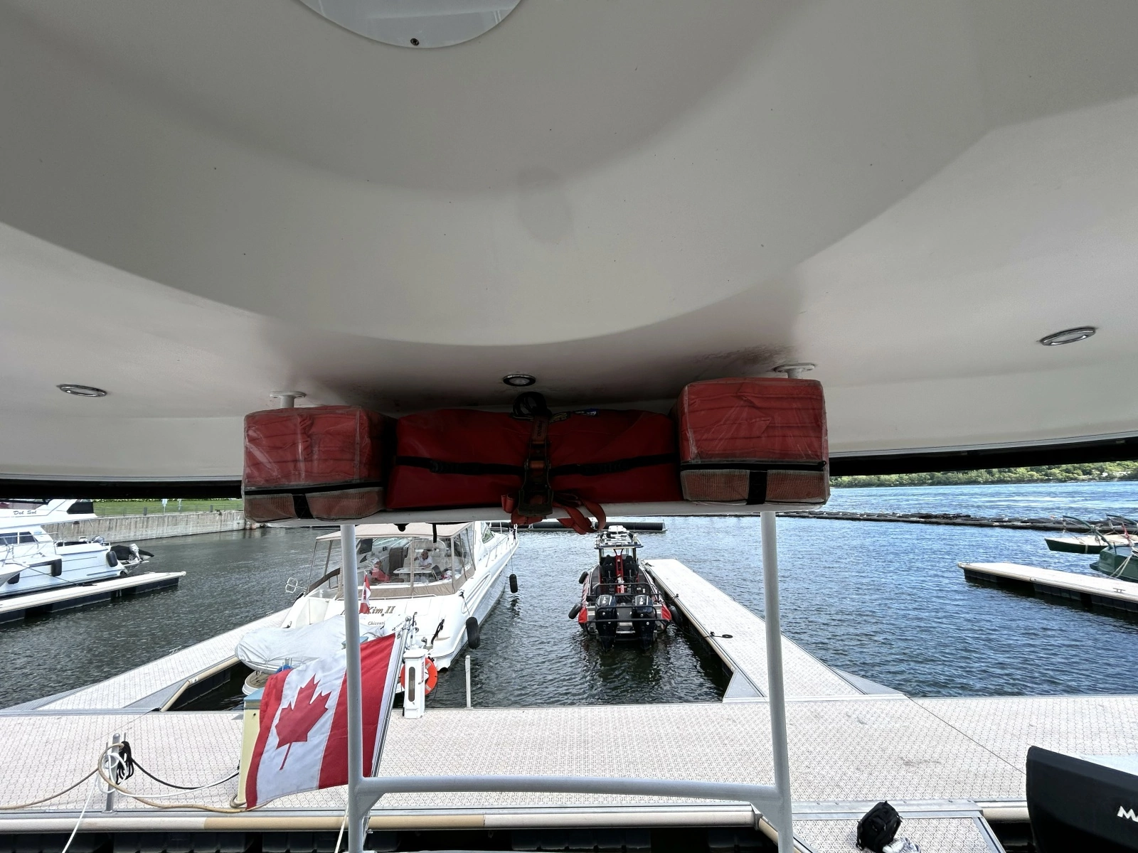 2007 Cruisers Yachts 455