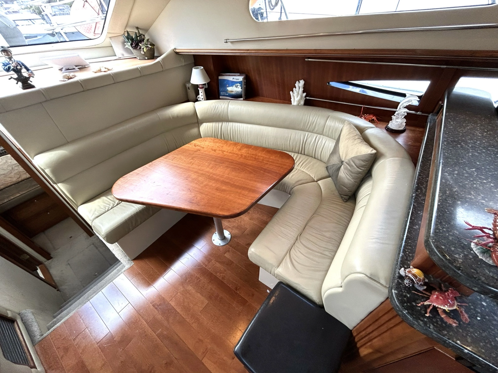 2007 Cruisers Yachts 455