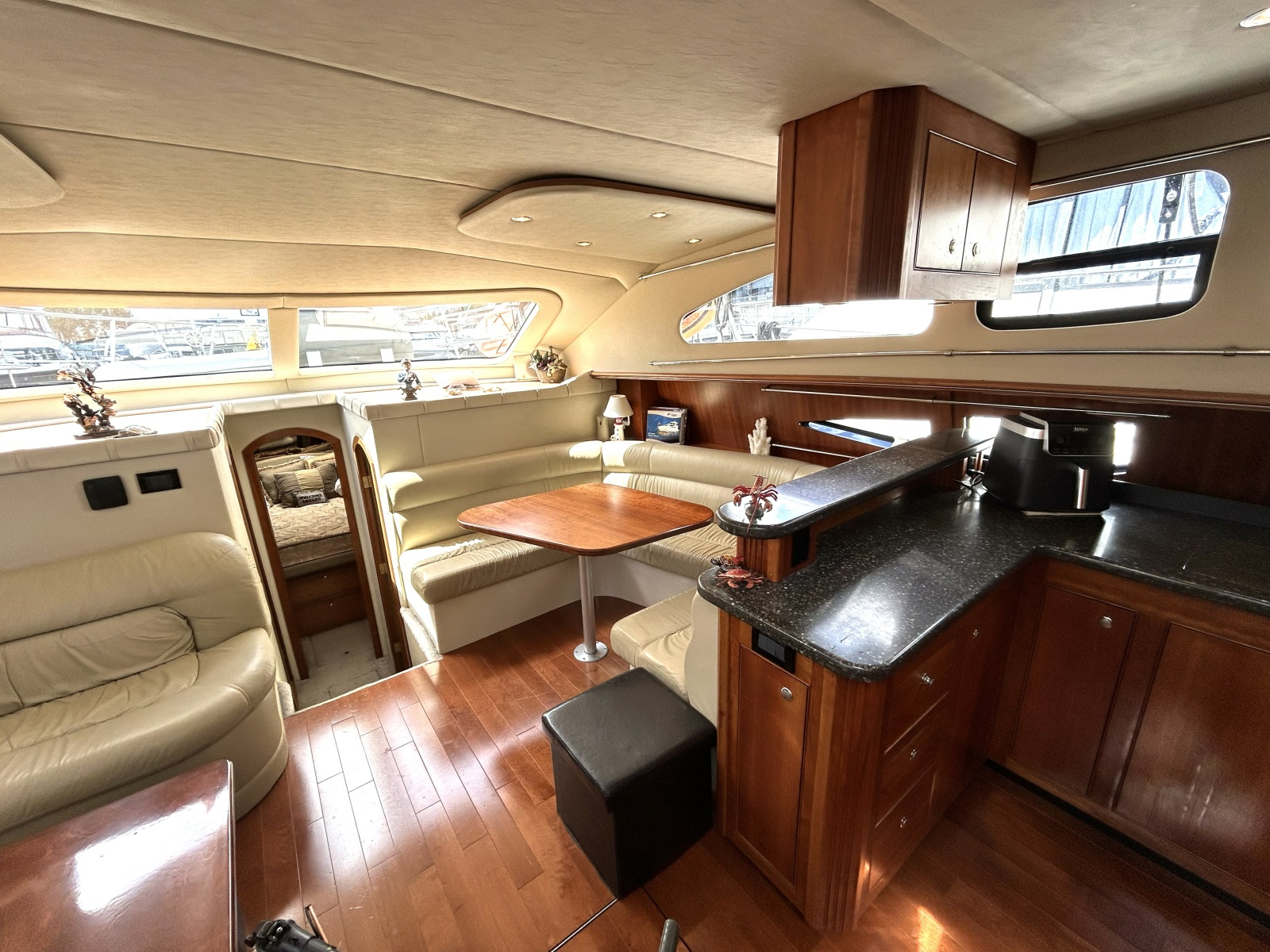 2007 Cruisers Yachts 455