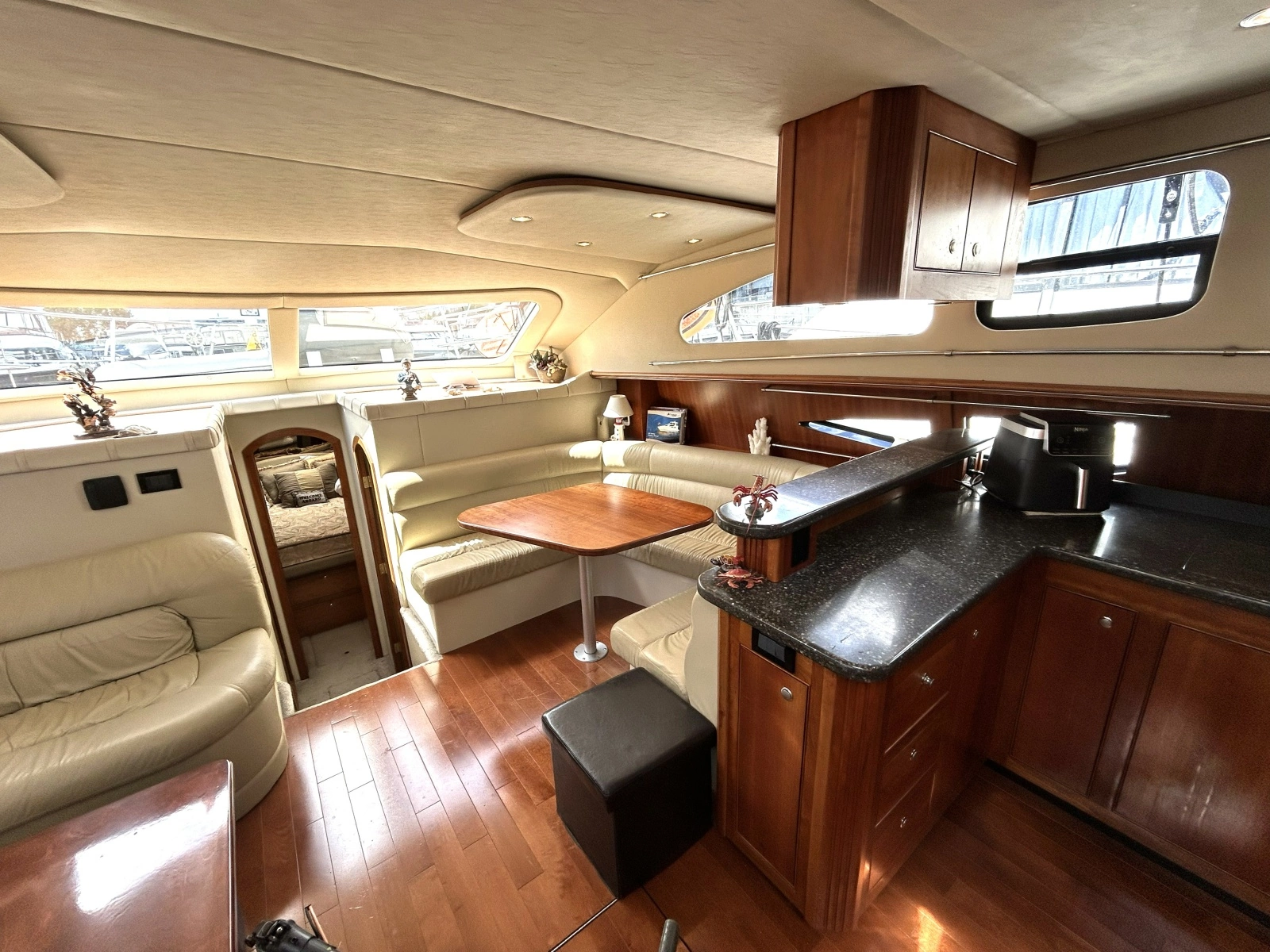 2007 Cruisers Yachts 455