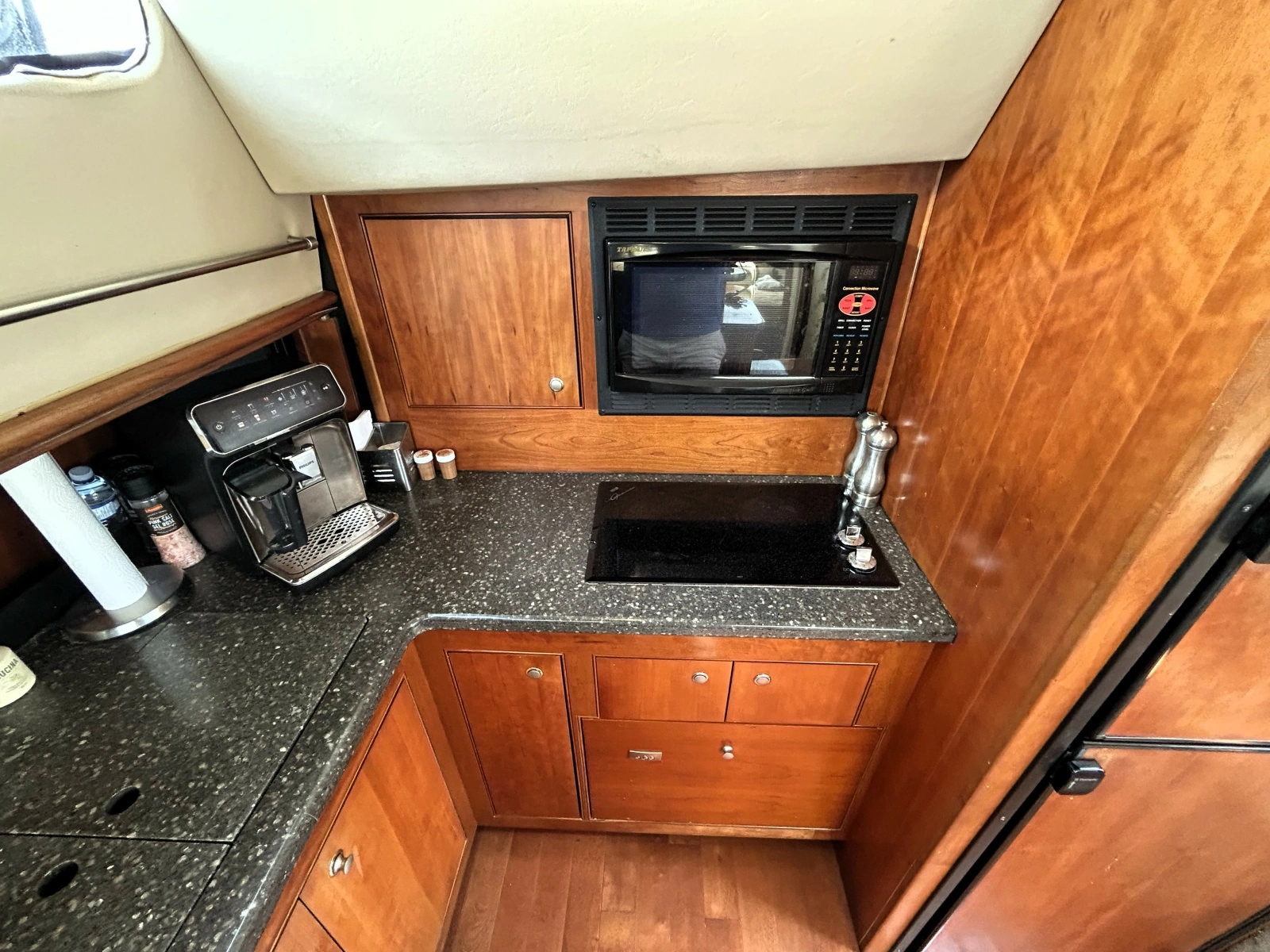 2007 Cruisers Yachts 455