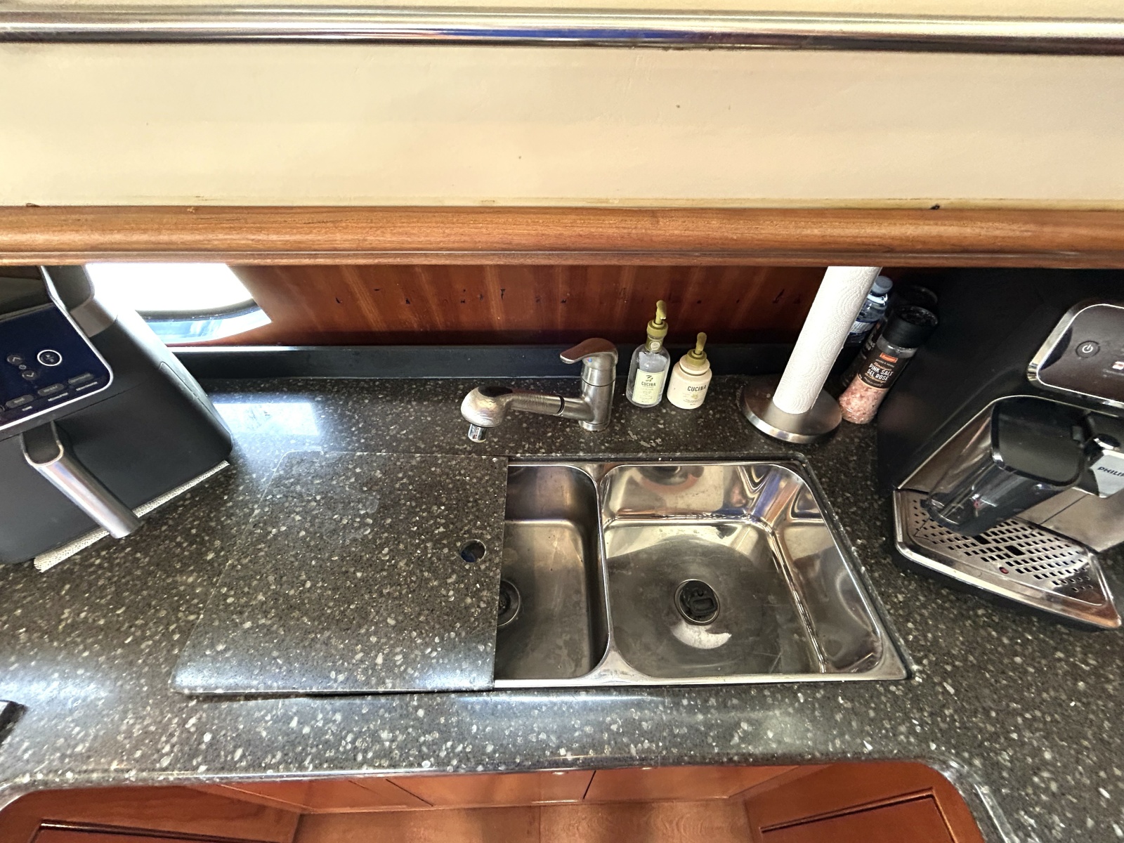 2007 Cruisers Yachts 455